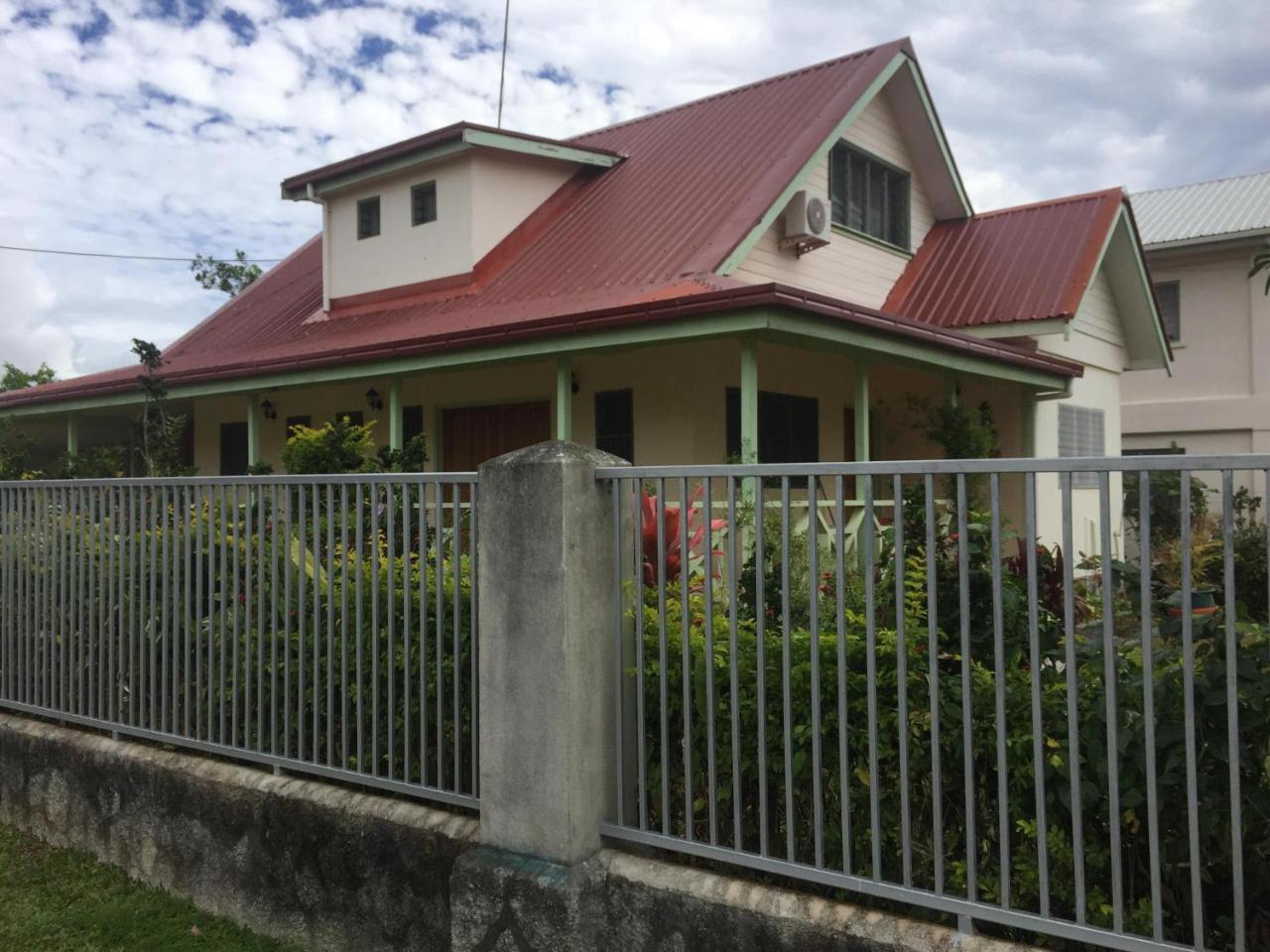 Malau Lodge Nuku'alofa Esterno foto