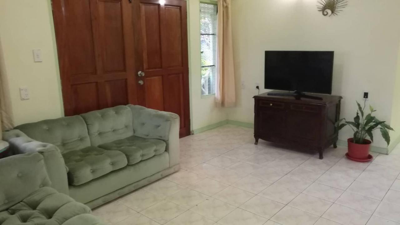 Malau Lodge Nuku'alofa Esterno foto