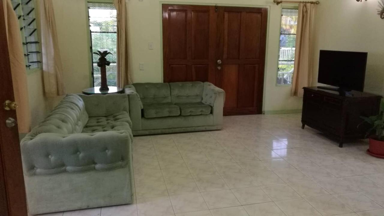 Malau Lodge Nuku'alofa Esterno foto